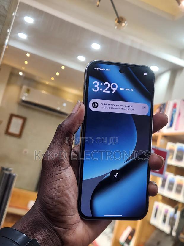 Google Pixel 10 Pro 128 GB Black · Photo 2