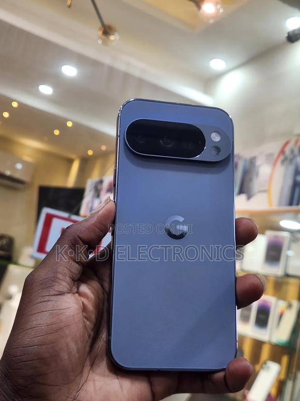 Google Pixel 10 Pro 128 GB Black · Photo 3