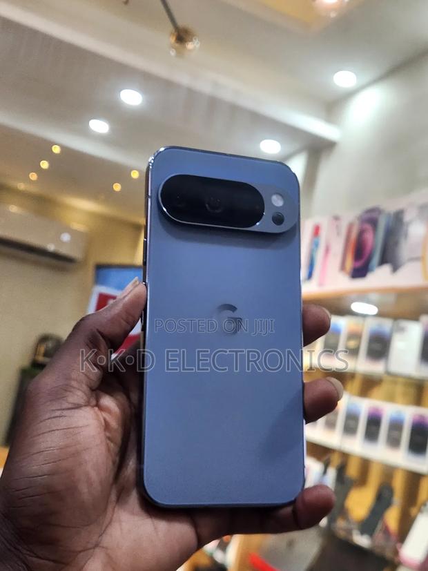 Google Pixel 10 Pro 128 GB Black · Photo 4
