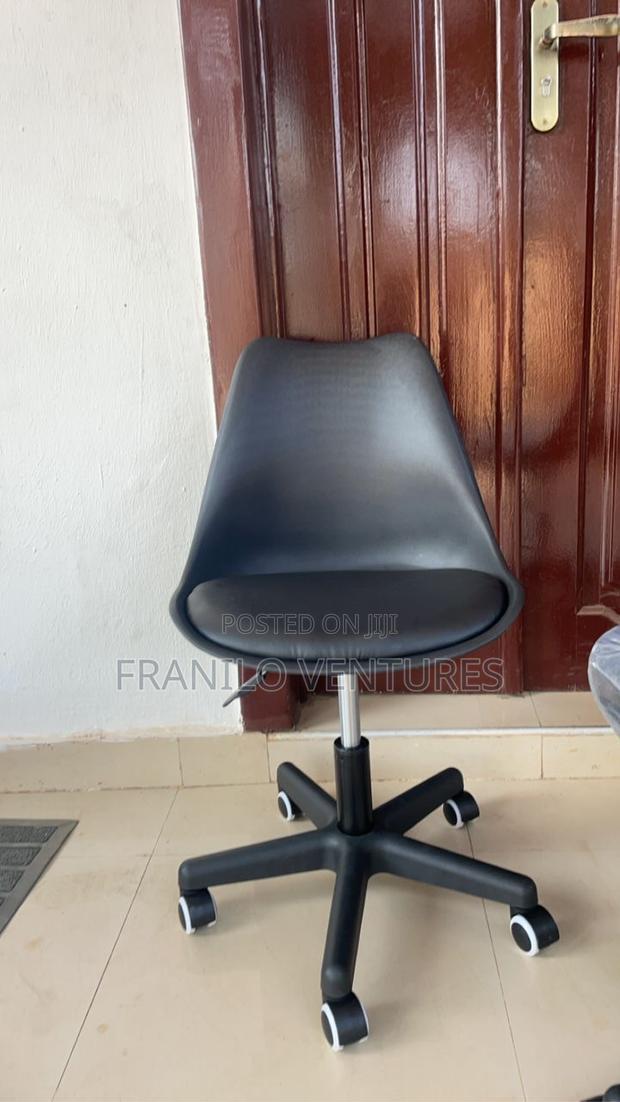 Nordic Swivel Chairs · Photo 1
