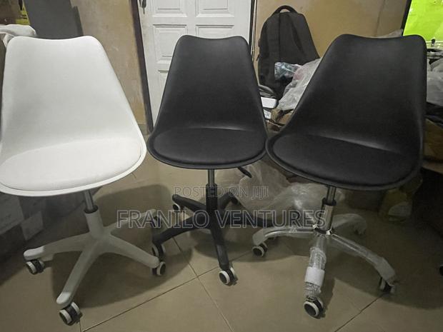 Nordic Swivel Chairs · Photo 2