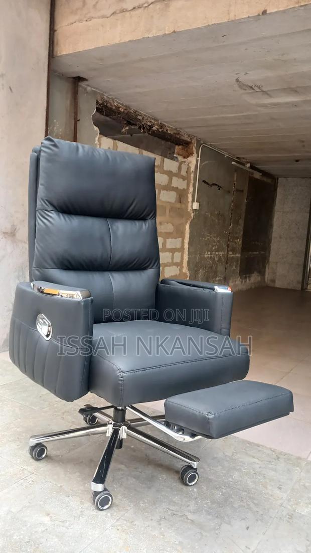 Leather High Back Boss Office Chair · Photo 2