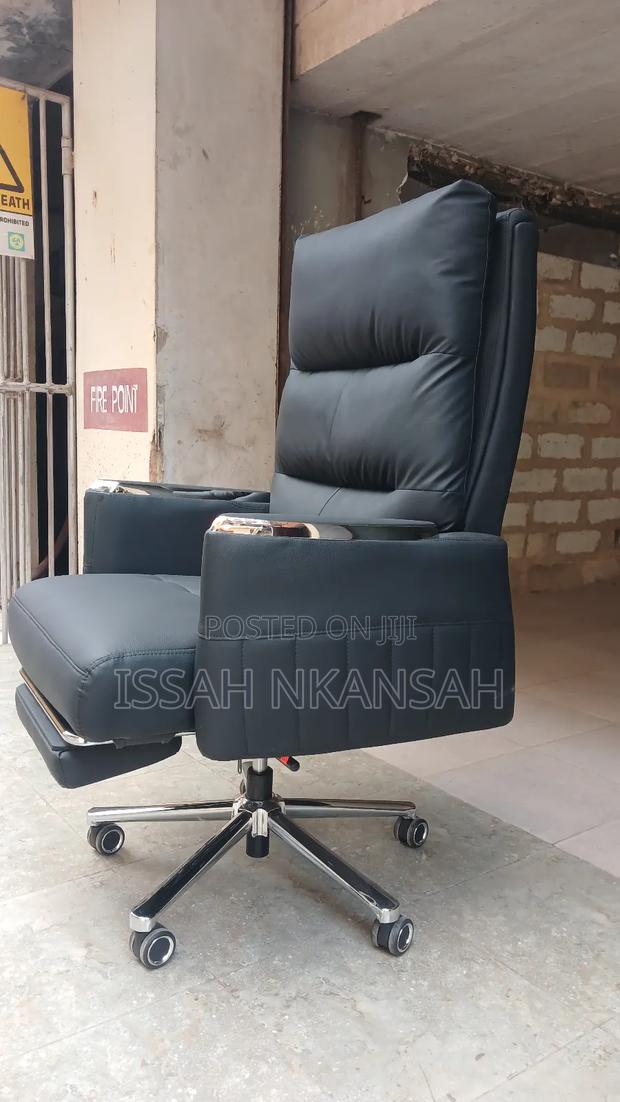 Leather High Back Boss Office Chair · Photo 4