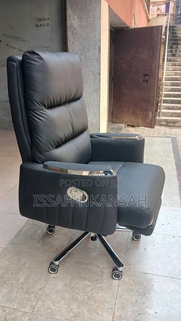 Leather High Back Boss Office Chair · Photo 5