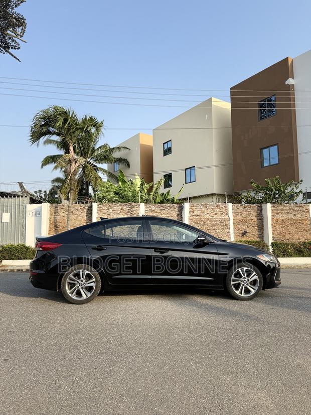 Hyundai Elantra Value Edition Sedan FWD (2.0L 4cyl 6A) 2017 Black · Photo 4