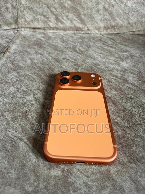 New Apple iPhone 17 Pro 256 GB Orange · Photo 2