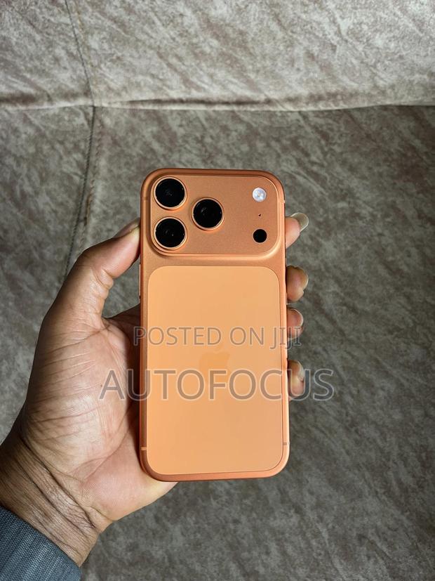 New Apple iPhone 17 Pro 256 GB Orange · Photo 1