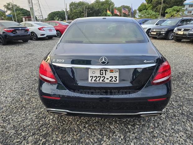 Mercedes-Benz E300 2018 Black · Photo 5
