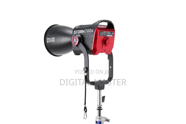 Aputure Storm 700x Tunable White Led Monolight · Photo 3