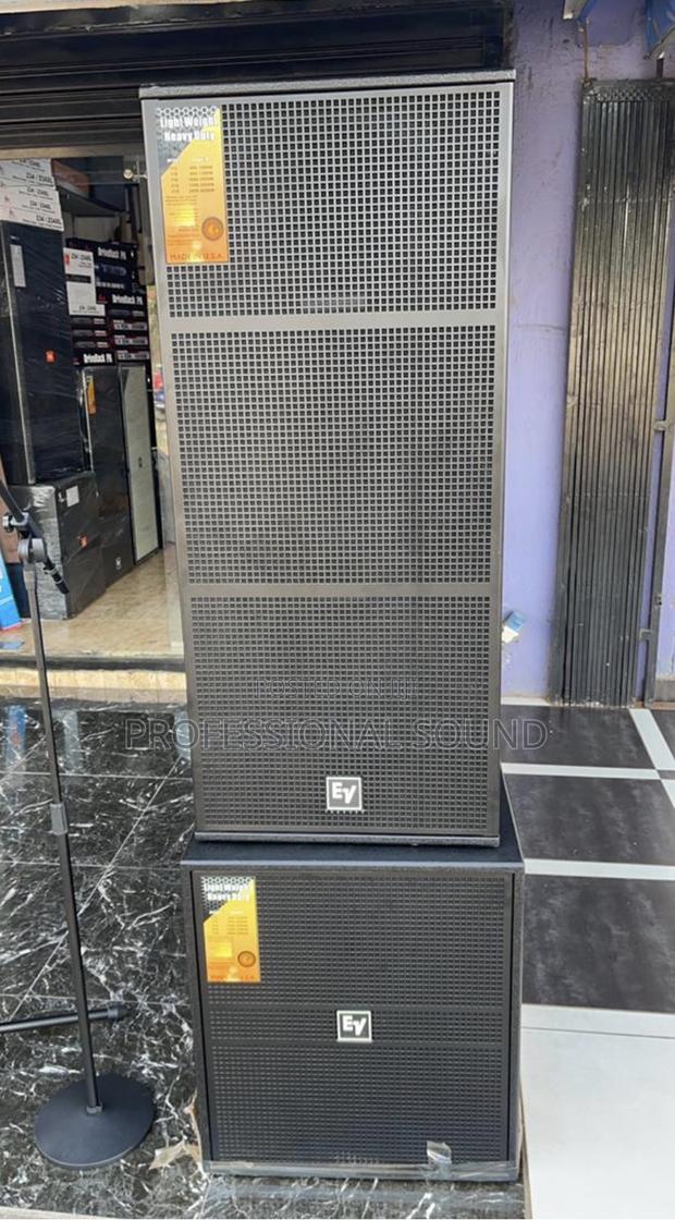 Electro-Voice (Ev) Full-Range and Single Bass Speaker (Subwoofer). · Photo 1