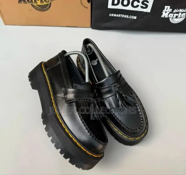 Dr Martens Loafers Black · Photo 1