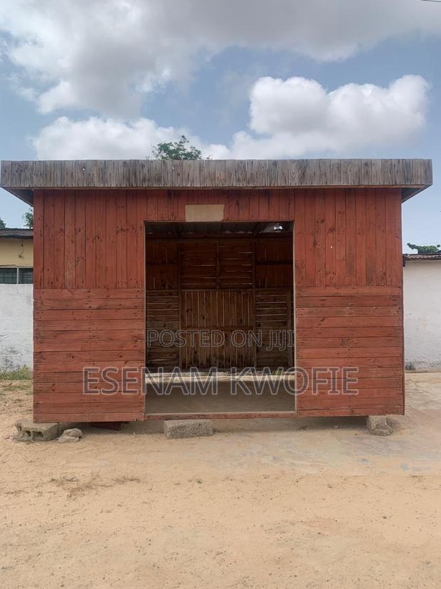 Polished Wooden Pallet Shop · Photo 1