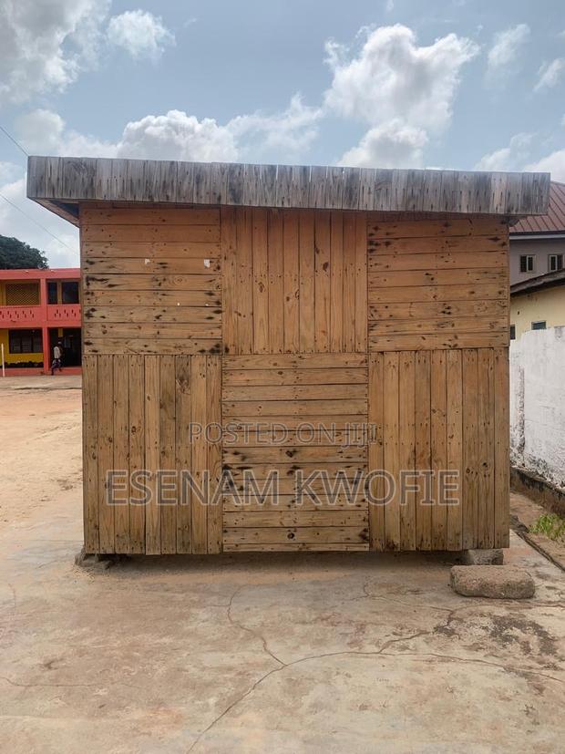 Polished Wooden Pallet Shop · Photo 3