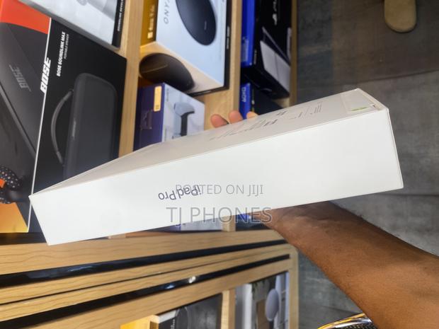 New Apple iPad Pro 13 (2025) 256 GB Black · Photo 3