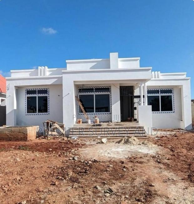 Commercial Domestic Construction · Photo 1
