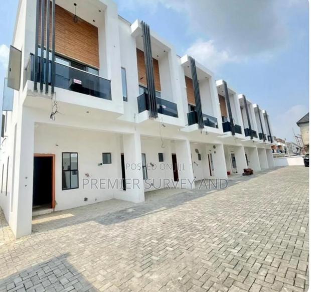 Commercial Domestic Construction · Photo 3