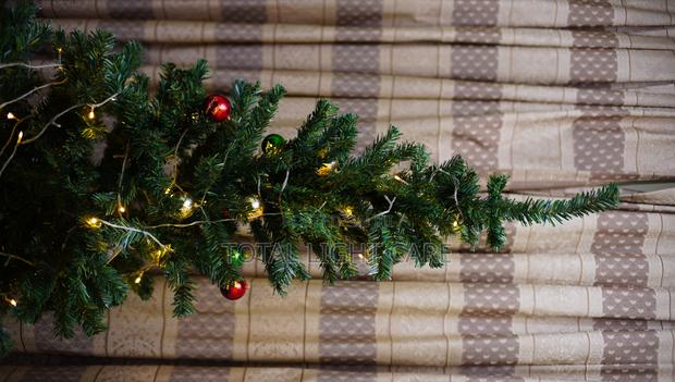 180cm Christmas Tree Without Light · Photo 4