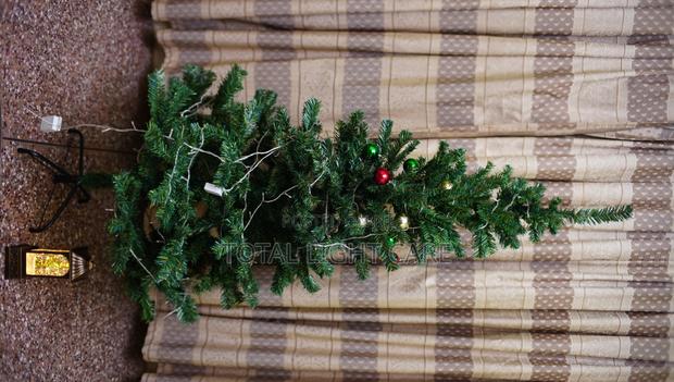 180cm Christmas Tree Without Light · Photo 5