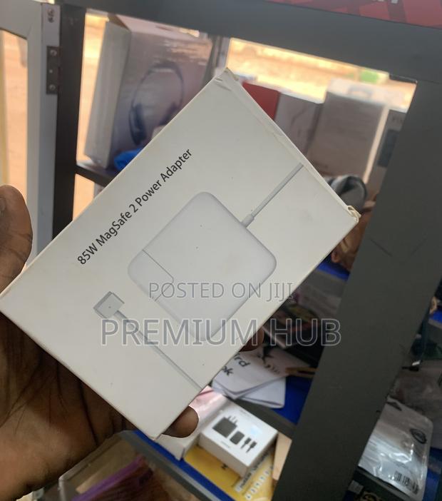 Macbook Air Charger · Photo 1