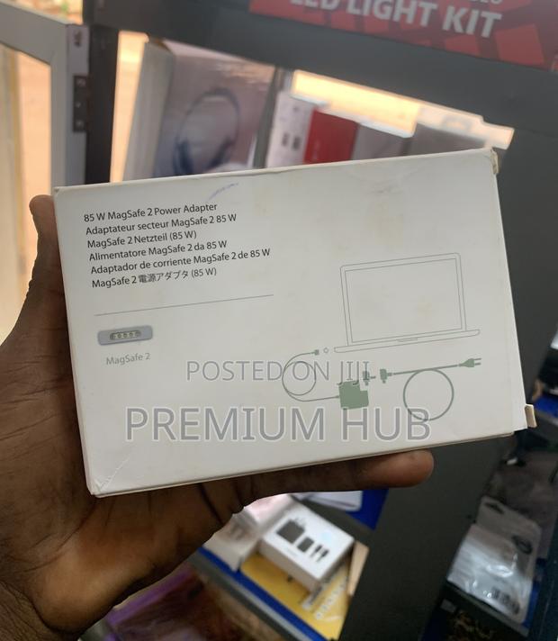 Macbook Air Charger · Photo 2