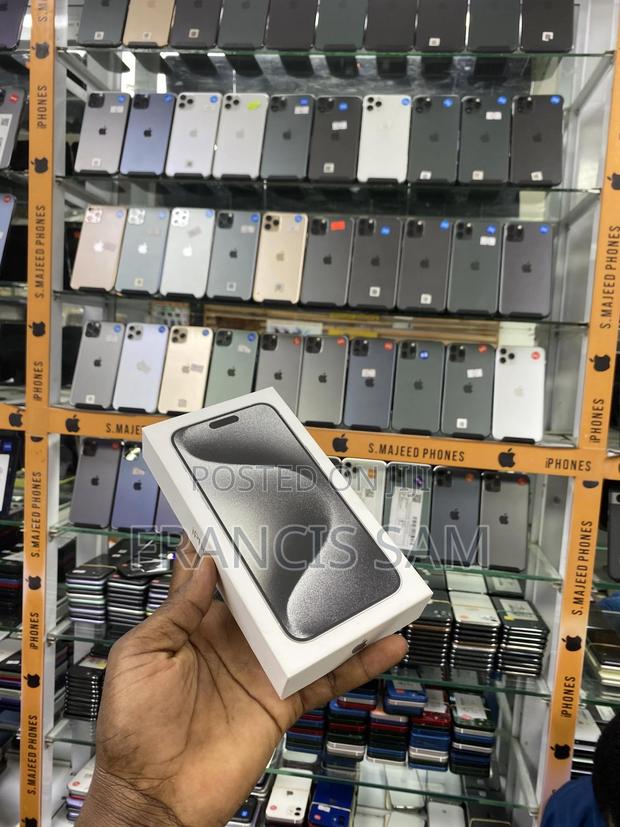 New Apple iPhone 15 Pro Max 256 GB Silver · Photo 2