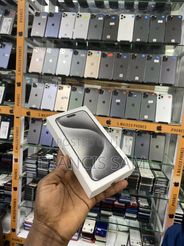 New Apple iPhone 15 Pro Max 256 GB Silver · Photo 3