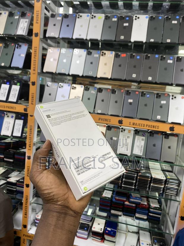 New Apple iPhone 15 Pro Max 256 GB Silver · Photo 1