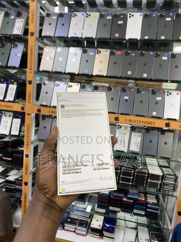 New Apple iPhone 15 Pro Max 256 GB Silver · Photo 4