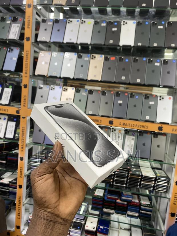 New Apple iPhone 15 Pro Max 256 GB Silver · Photo 6