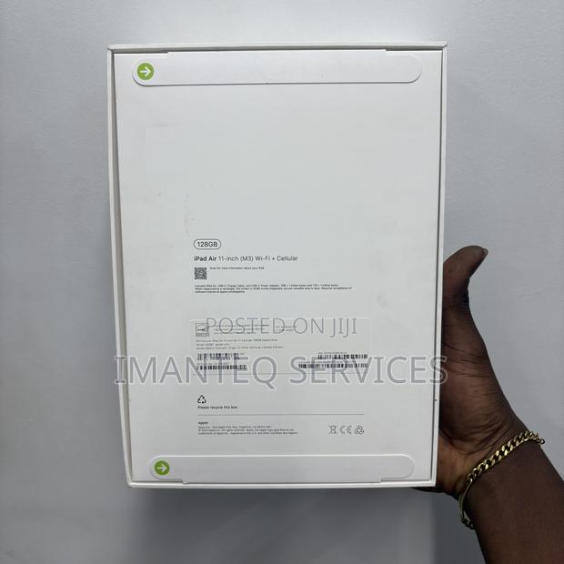 New Apple iPad Air 128 GB Gray · Photo 2