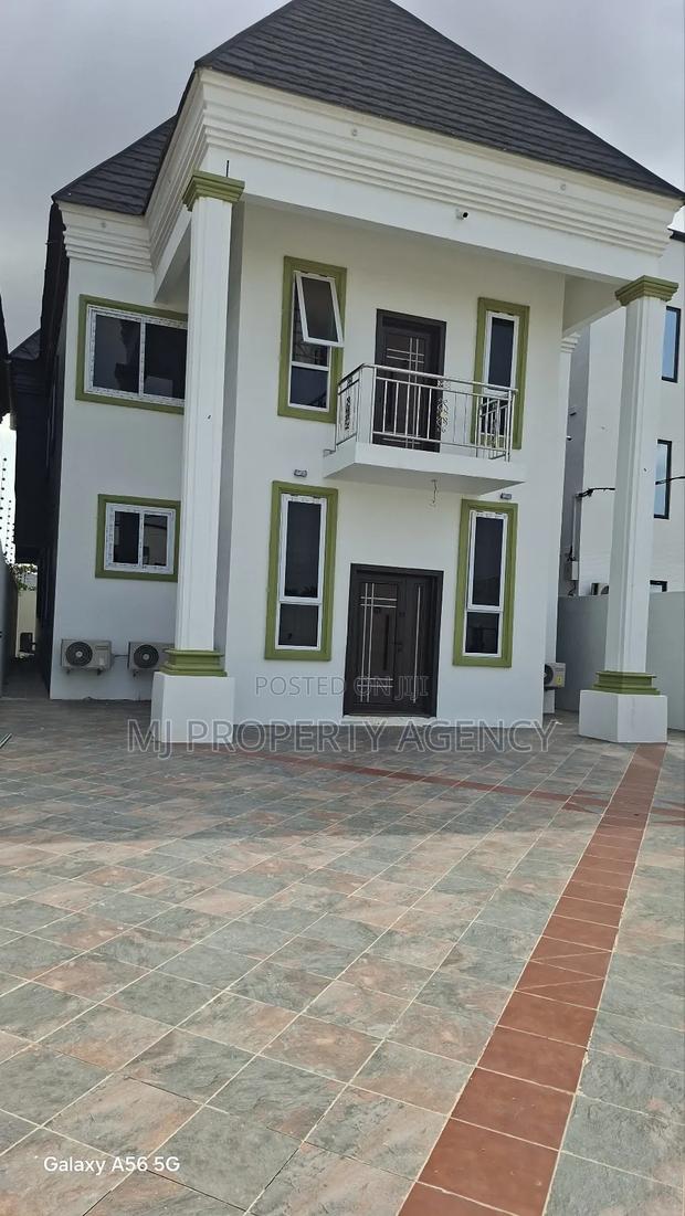 Furnished 4bdrm Duplex in Community 12, Tema Metropolitan for rent · Photo 1