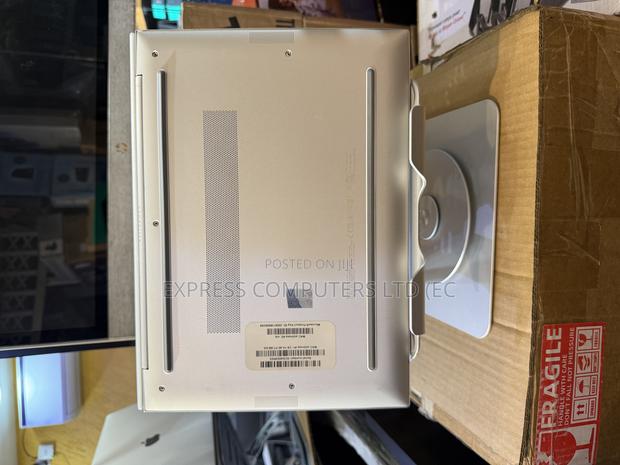 Laptop HP EliteBook 840 G10 16GB Intel Core I5 SSHD (Hybrid) 512GB · Photo 5