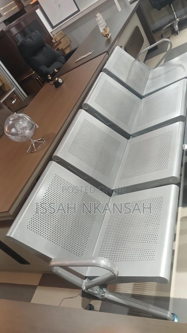 4 in 1 Office Waiting Chair. · Photo 3