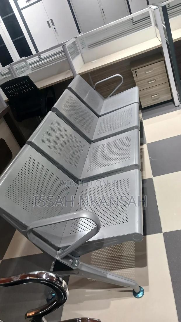 4 in 1 Office Waiting Chair. · Photo 1