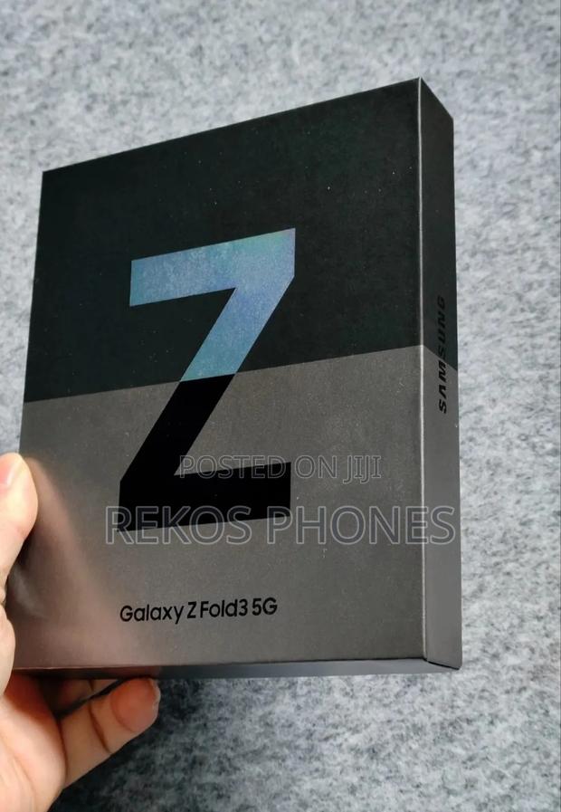 New Samsung Galaxy Z Fold 3 512 GB Black · Photo 2
