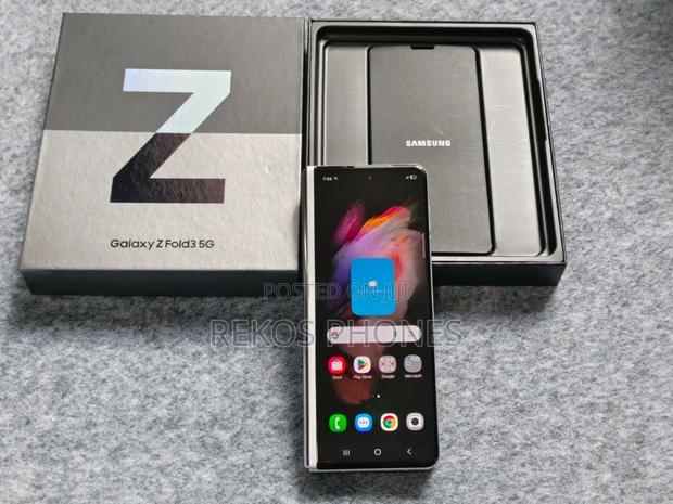 New Samsung Galaxy Z Fold 3 512 GB Black · Photo 3
