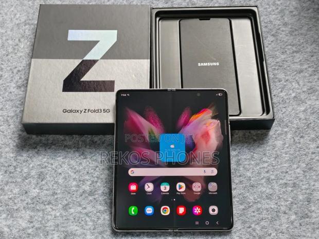 New Samsung Galaxy Z Fold 3 512 GB Black · Photo 4