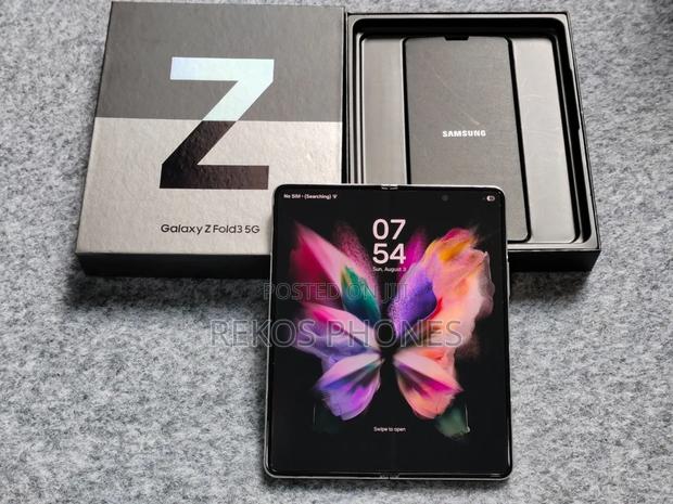 New Samsung Galaxy Z Fold 3 512 GB Black · Photo 5