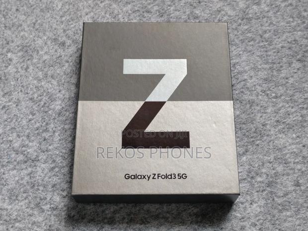 New Samsung Galaxy Z Fold 3 512 GB Black · Photo 6