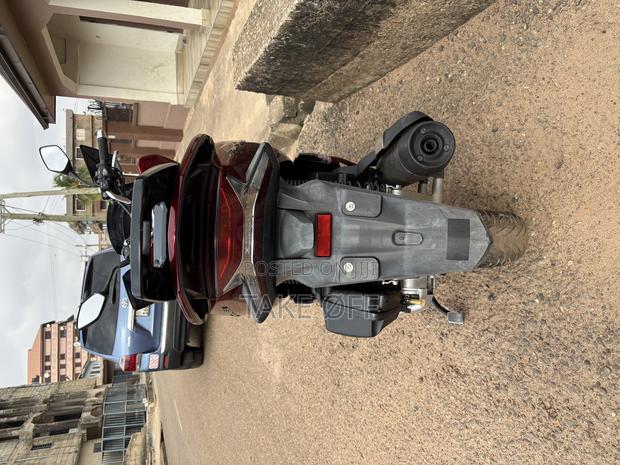 Honda 2023 Red · Photo 2