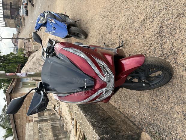 Honda 2023 Red · Photo 1