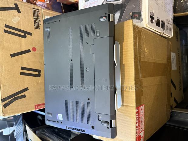 Laptop Lenovo ThinkPad P52s 32GB Intel Core I7 SSD 512GB · Photo 2
