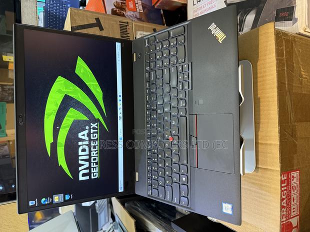 Laptop Lenovo ThinkPad P52s 32GB Intel Core I7 SSD 512GB · Photo 1