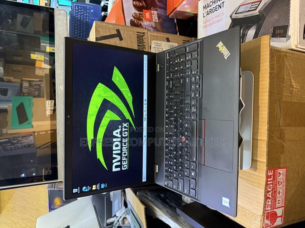 Laptop Lenovo ThinkPad P52s 32GB Intel Core I7 SSD 512GB · Photo 4