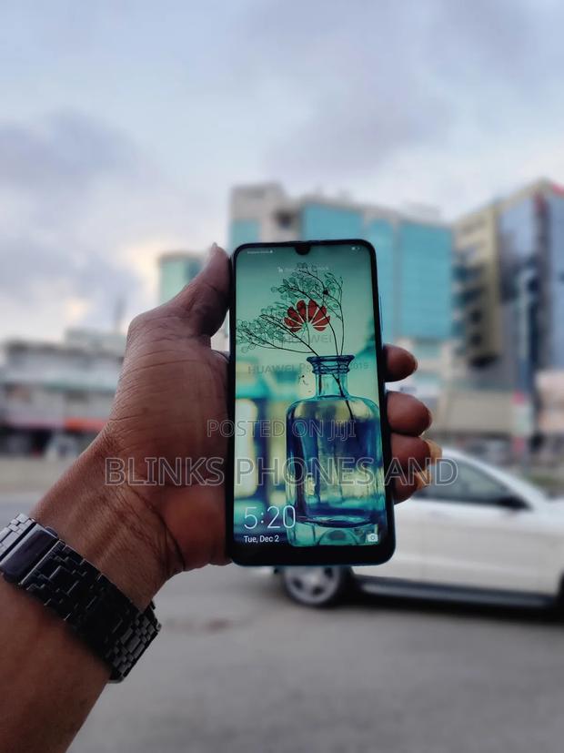 Huawei P Smart+ 2019 64 GB Blue · Photo 2