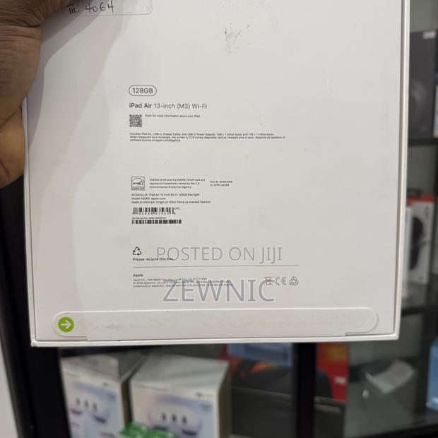 New Apple iPad Pro 11 (2025) 256 GB Black · Photo 3