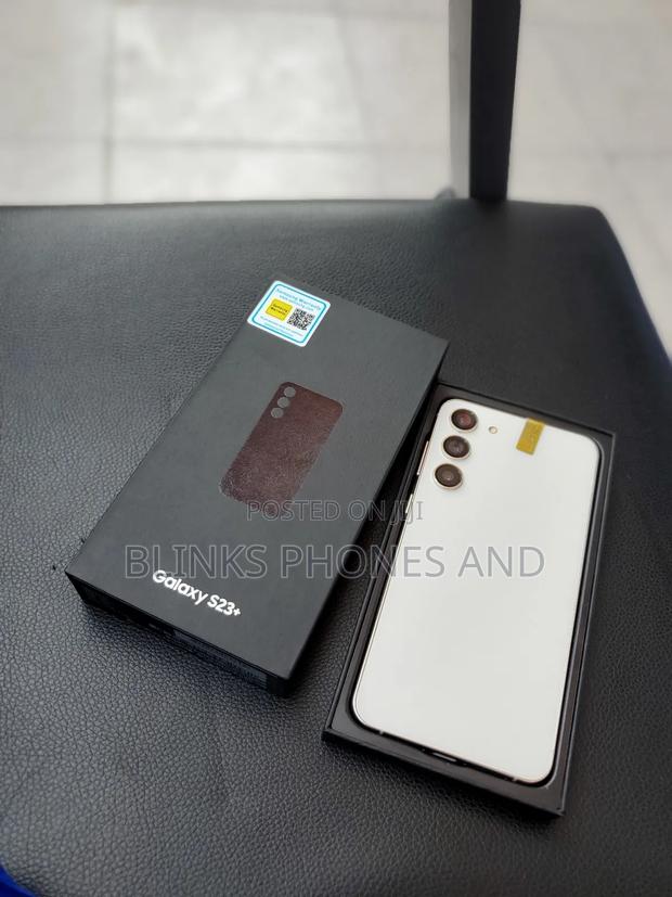 New Samsung Galaxy S23+ 256 GB Gold · Photo 2