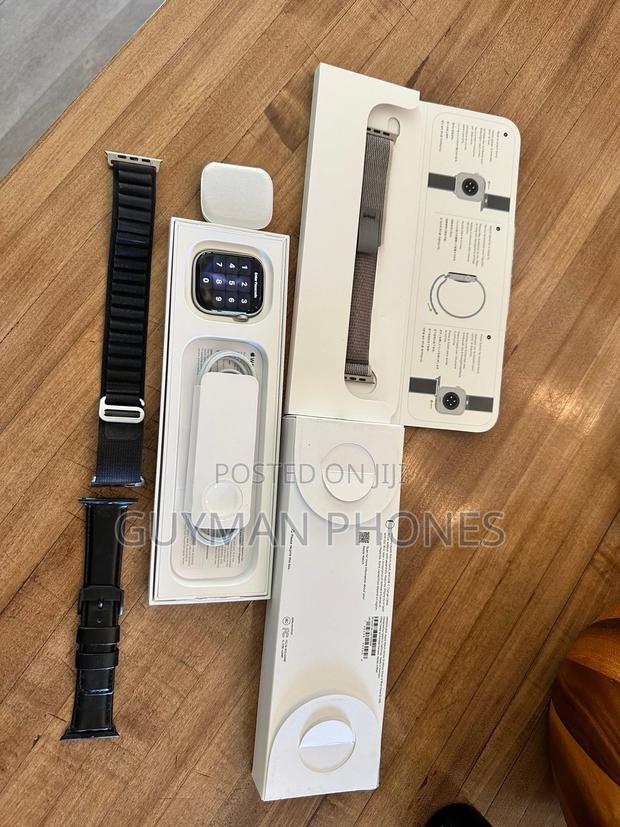 Apple Series 10 Smartwatch · Photo 1