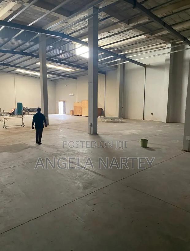 Showroom With Warehouse And Office Close To N1 Road-dzorwulu · Photo 2