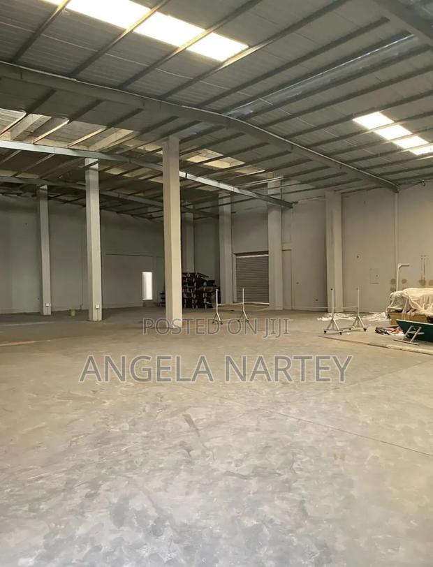 Showroom With Warehouse And Office Close To N1 Road-dzorwulu · Photo 5